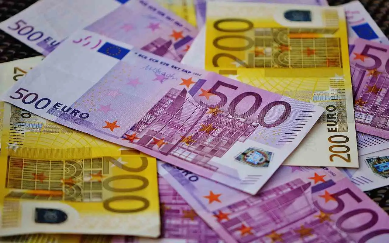 Il 27 marzo questa banconota verrà dismessa: è ancora valida per i pagamenti? Il 27 marzo questa banconota verrà dismessa: è ancora valida per i pagamenti?
