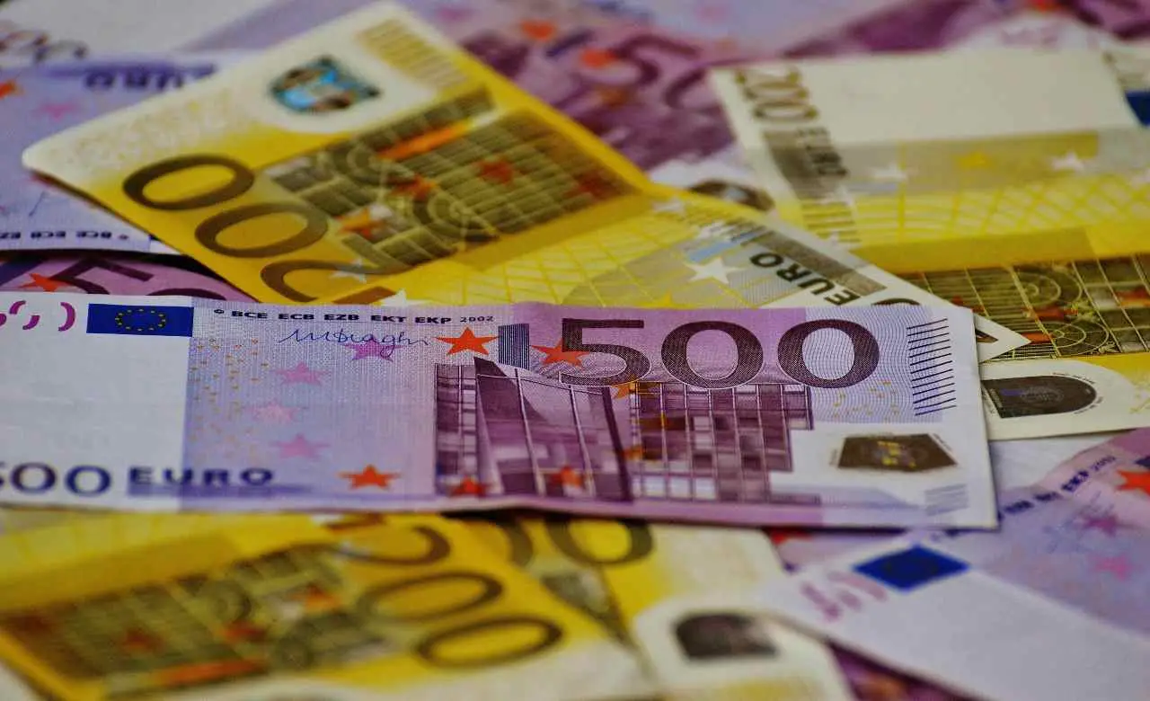 Il 27 marzo questa banconota verrà dismessa: è ancora valida per i pagamenti? Il 27 marzo questa banconota verrà dismessa: è ancora valida per i pagamenti?