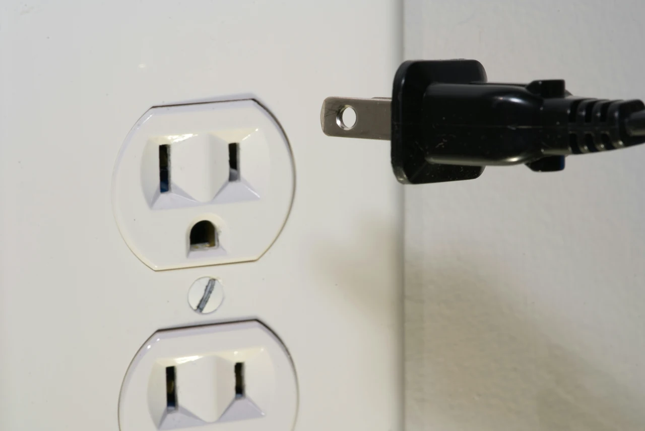 Come proteggere le prese multiple dal caldo estivo: il consiglio dell’elettricista per giugno Come proteggere le prese multiple dal caldo estivo: il consiglio dell’elettricista per giugno