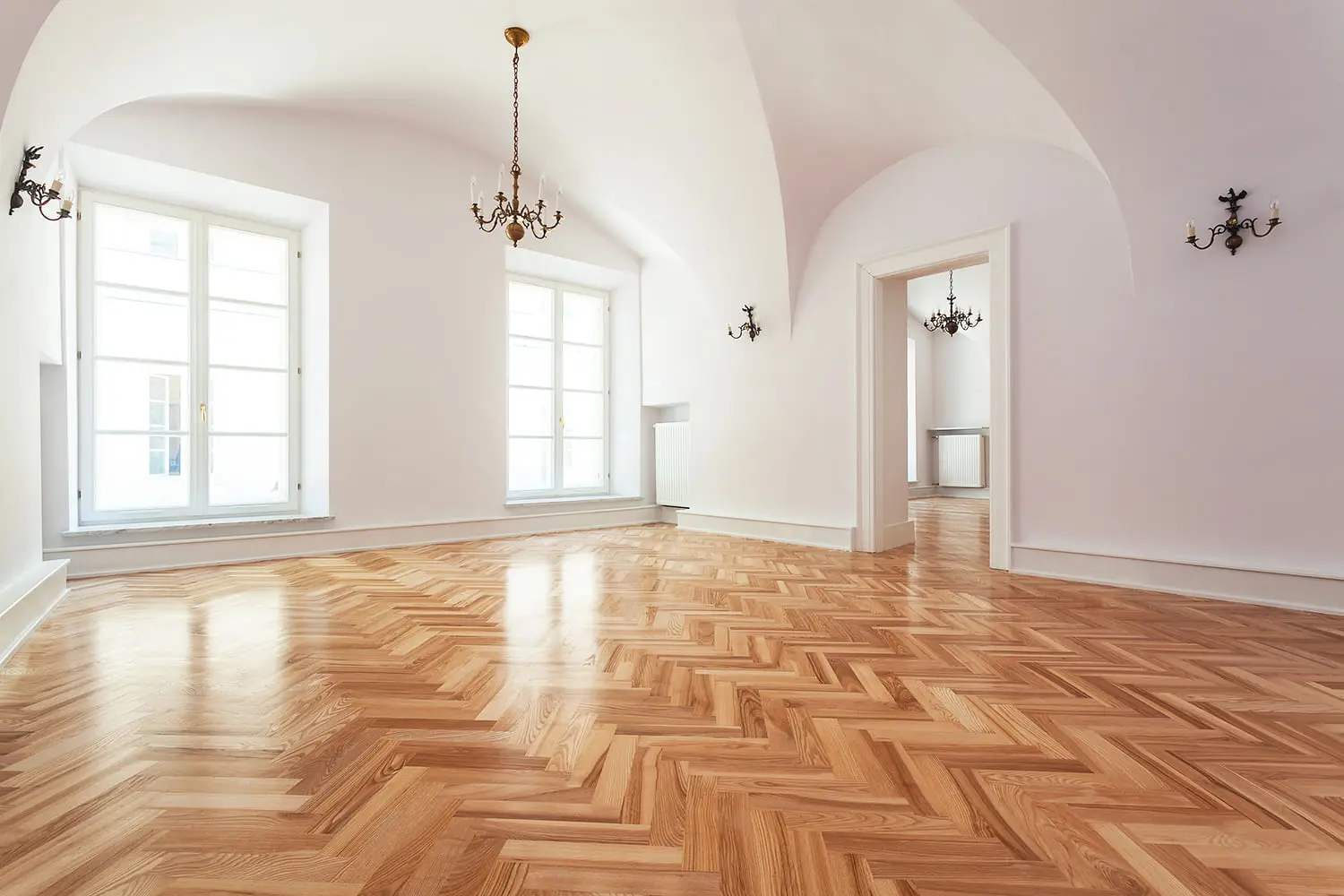 5 strategie per proteggere i pavimenti in legno dal caldo estivo: il suggerimento dell’architetto per giugno 5 strategie per proteggere i pavimenti in legno dal caldo estivo: il suggerimento dell’architetto per giugno