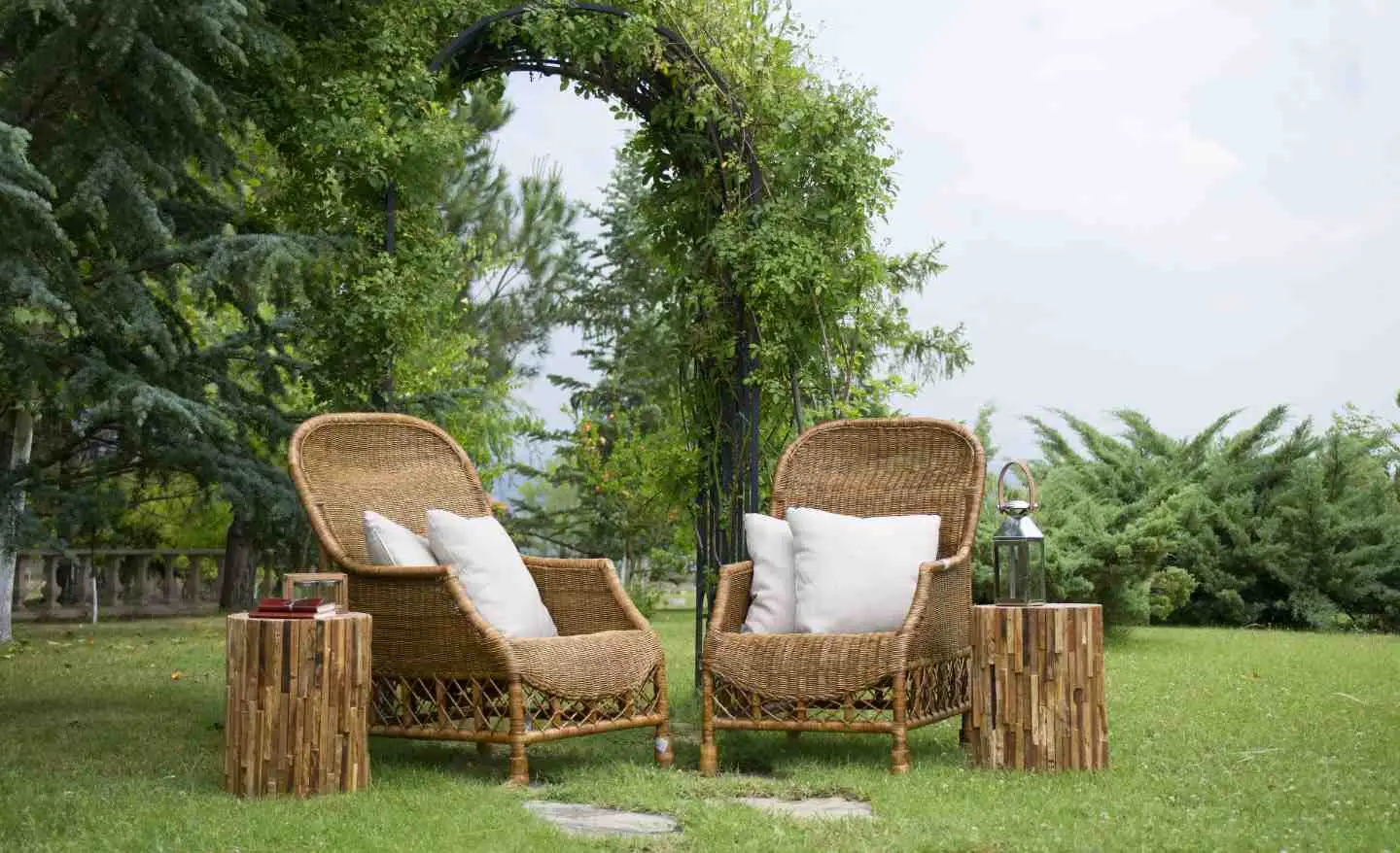 Come proteggere i mobili da giardino dal sole intenso: il sistema dei vivaisti aggiornato per giugno Come proteggere i mobili da giardino dal sole intenso: il sistema dei vivaisti aggiornato per giugno