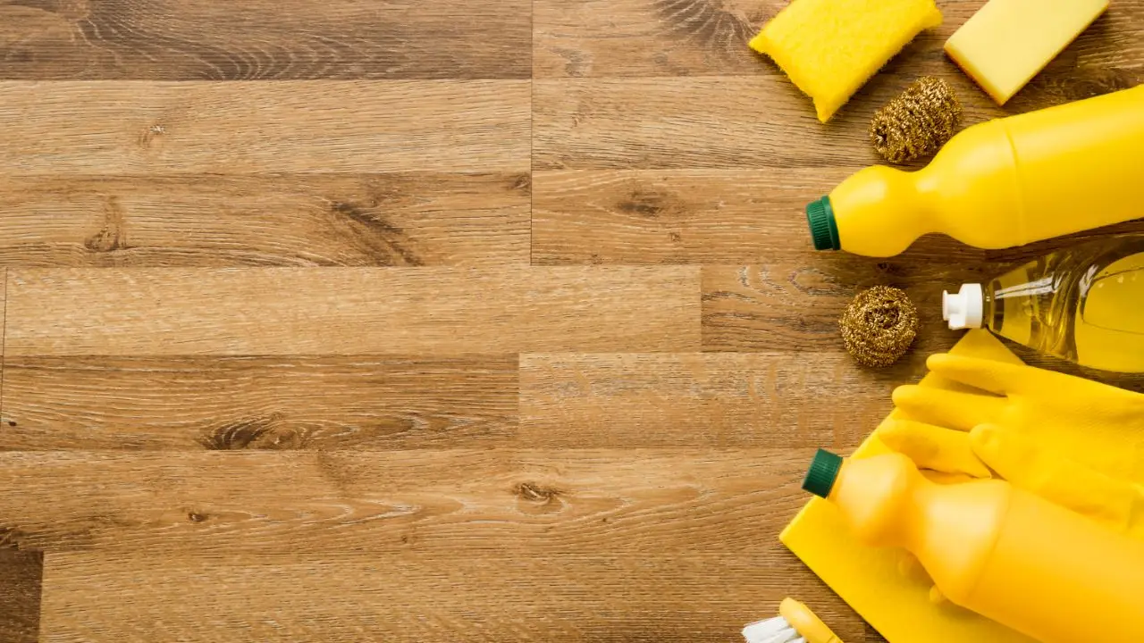 Come proteggere il parquet dal caldo e dall’umidità estiva: il metodo più usato Come proteggere il parquet dal caldo e dall’umidità estiva: il metodo più usato